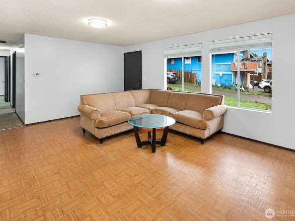 7537 44th Avenue S, Seattle WA 98118