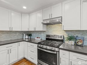 10 143rd Avenue SE, Bellevue WA 98007