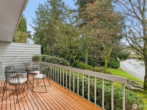 10 143rd Avenue SE, Bellevue WA 98007