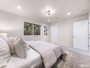 11302 Ohde Circle 13, Kirkland WA 98033