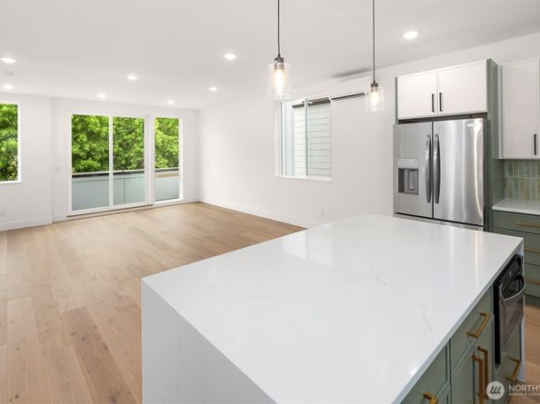 727 18th Avenue, Seattle WA 98122