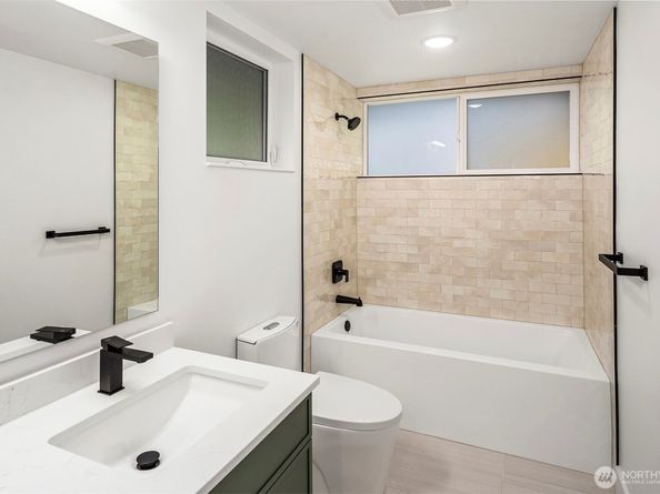 727 18th Avenue, Seattle WA 98122