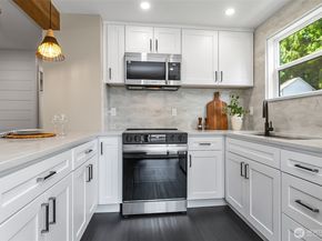 1816 N 155th Street, Shoreline WA 98115