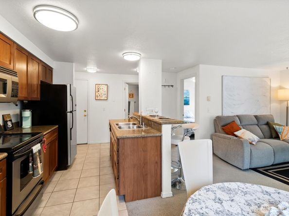 300 10th Avenue B310, Seattle WA 98122