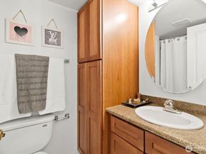 300 10th Avenue B310, Seattle WA 98122
