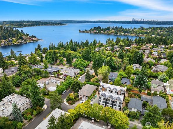 421 99th Avenue NE, Bellevue WA 98004