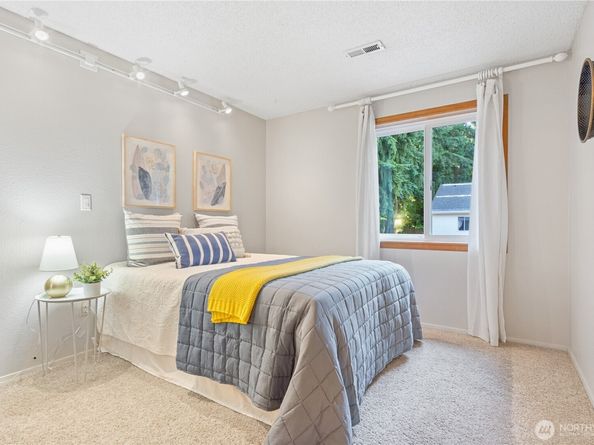12616 NE 119th Street D7, Kirkland WA 98034