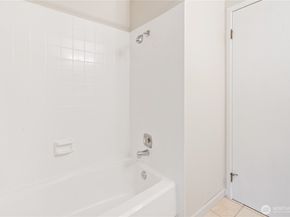 12616 NE 119th Street D7, Kirkland WA 98034