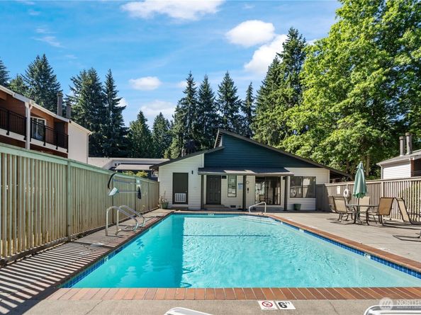 12616 NE 119th Street D7, Kirkland WA 98034