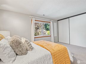 12616 NE 119th Street D7, Kirkland WA 98034