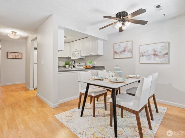 12616 NE 119th Street D7, Kirkland WA 98034