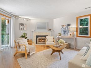12616 NE 119th Street D7, Kirkland WA 98034