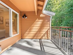 12616 NE 119th Street D7, Kirkland WA 98034