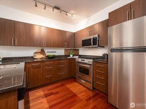 5615 24th Avenue NW 32, Seattle WA 98107