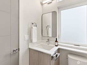2925 Franklin Avenue E A, Seattle WA 98102