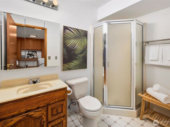 12714 181st Avenue NE, Redmond WA 98052