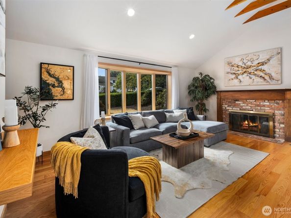 12714 181st Avenue NE, Redmond WA 98052