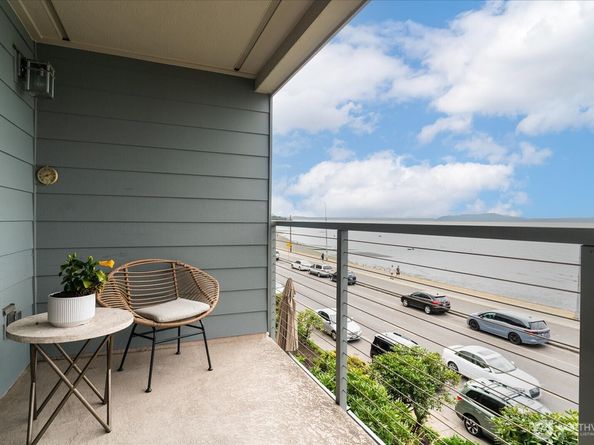 2200 Alki Avenue SW 203, Seattle WA 98116
