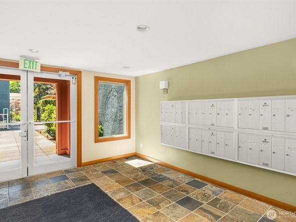 1730 Taylor Avenue N 201, Seattle WA 98109