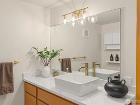1730 Taylor Avenue N 201, Seattle WA 98109
