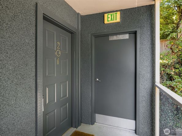 1730 Taylor Avenue N 201, Seattle WA 98109