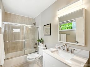 8221 S 121st Street, Seattle WA 98178