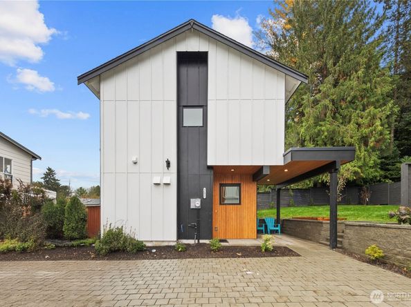 9692 51st Avenue S, Seattle WA 98118