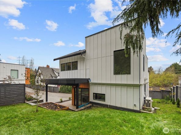 9692 51st Avenue S, Seattle WA 98118