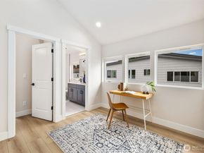 9692 51st Avenue S, Seattle WA 98118