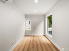9692 51st Avenue S, Seattle WA 98118