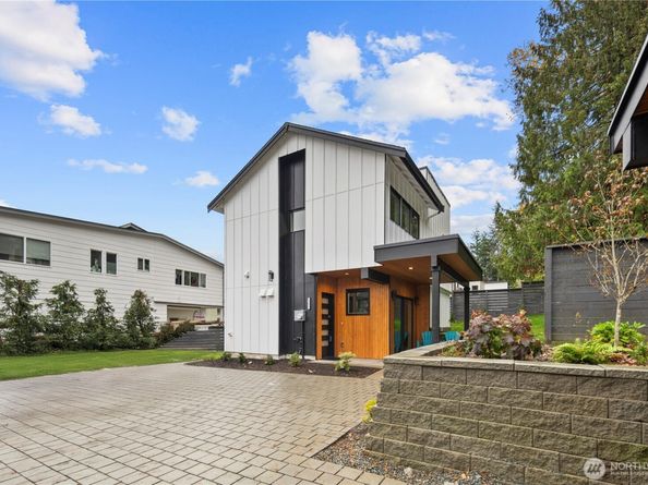 9692 51st Avenue S, Seattle WA 98118