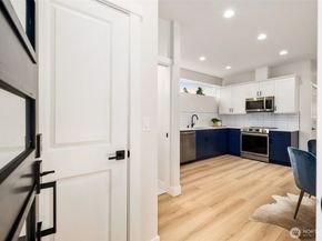 9692 51st Avenue S, Seattle WA 98118