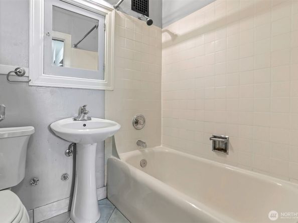3121 Franklin Avenue E 24, Seattle WA 98102