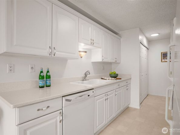 2501 Canterbury Lane 119, Seattle WA 98112