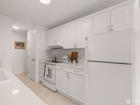 2501 Canterbury Lane 119, Seattle WA 98112