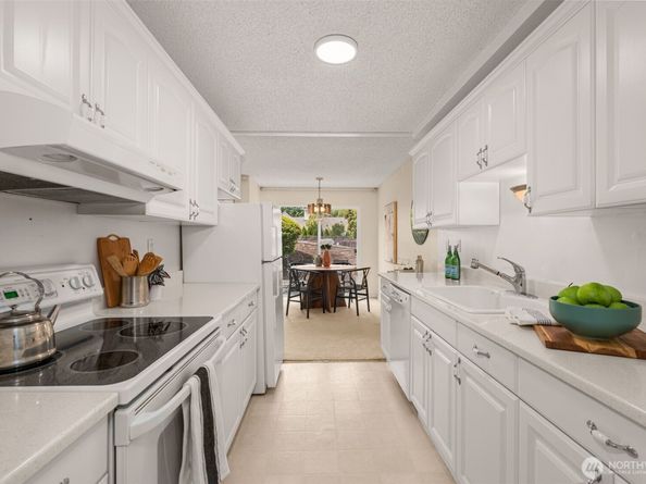 2501 Canterbury Lane 119, Seattle WA 98112