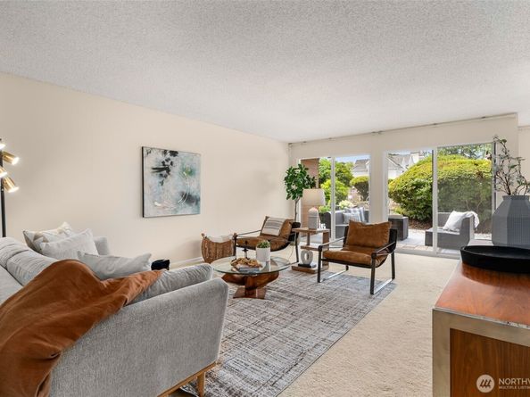 2501 Canterbury Lane 119, Seattle WA 98112