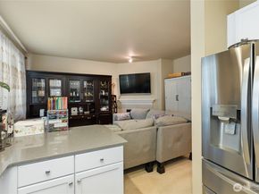 442 Tacoma Place NE, Renton WA 98056