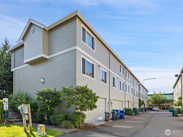 442 Tacoma Place NE, Renton WA 98056