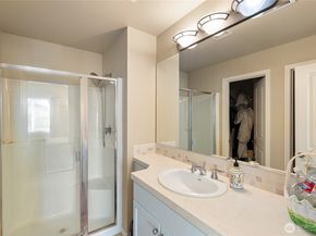 442 Tacoma Place NE, Renton WA 98056