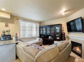 442 Tacoma Place NE, Renton WA 98056