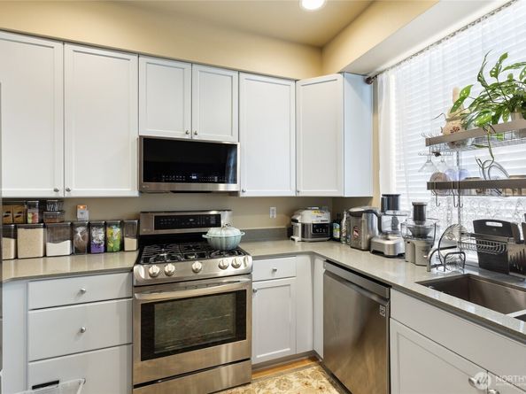 442 Tacoma Place NE, Renton WA 98056