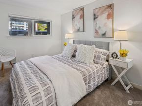 701 122nd Avenue NE 207, Bellevue WA 98005