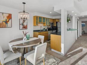 701 122nd Avenue NE 207, Bellevue WA 98005