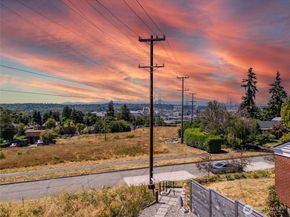 4524 12th Avenue S, Seattle WA 98108