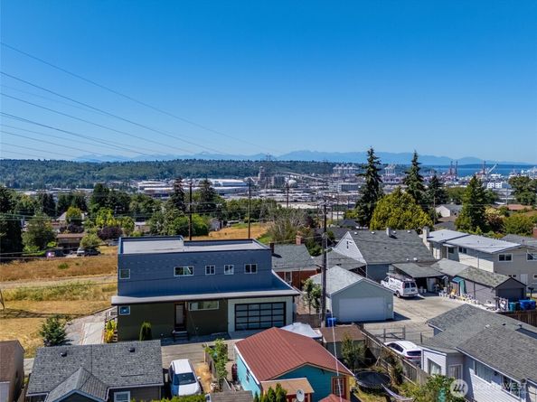 4524 12th Avenue S, Seattle WA 98108