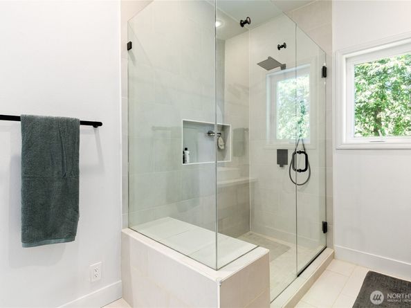 600 SW Cloverdale Street, Seattle WA 98106