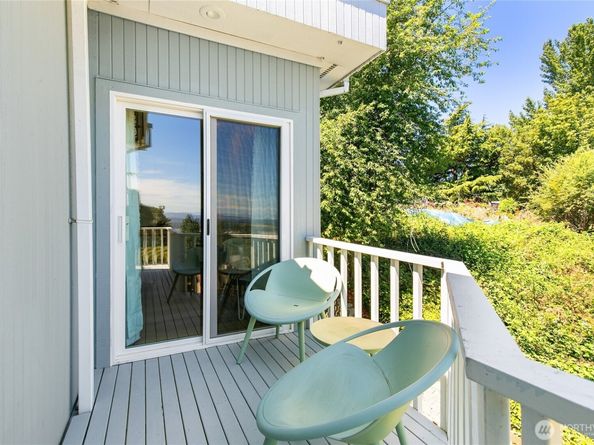 600 SW Cloverdale Street, Seattle WA 98106