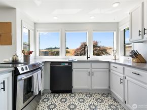 600 SW Cloverdale Street, Seattle WA 98106