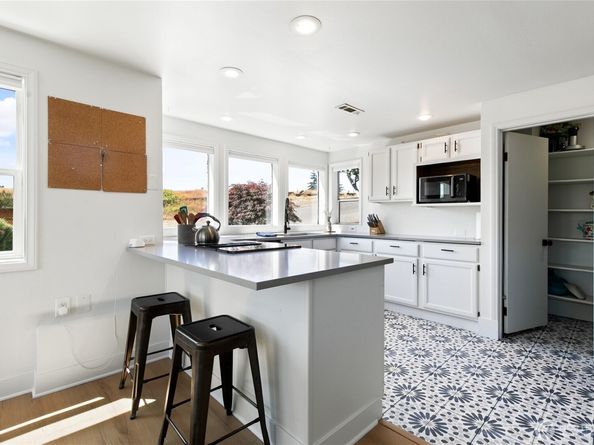 600 SW Cloverdale Street, Seattle WA 98106